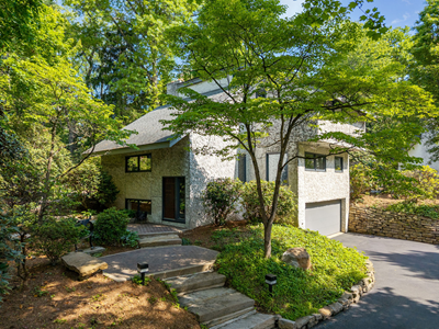 7 Woodstone Drive